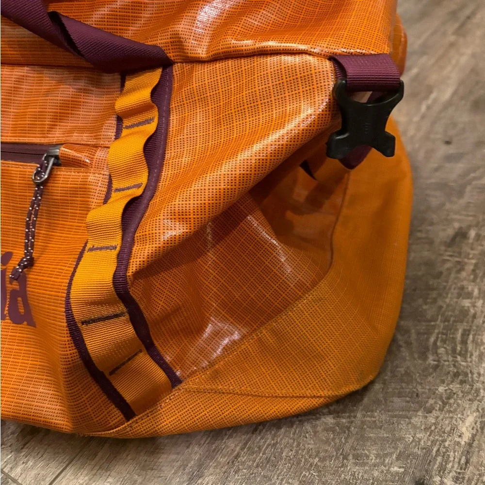 Patagonia Bright Orange Duffel Bag - Picture 4 of 8